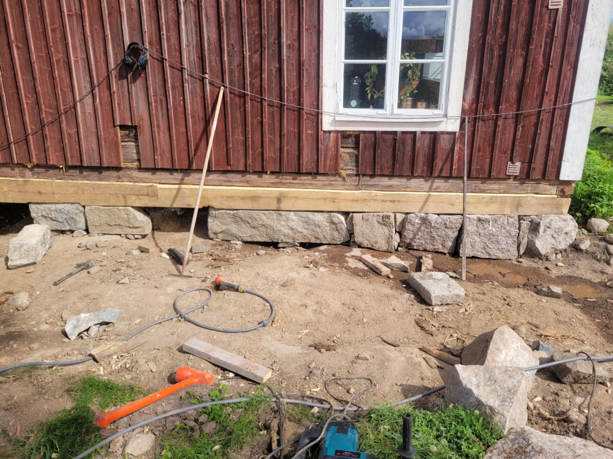 Vi byter syllstockar och renoverar timmerstommar